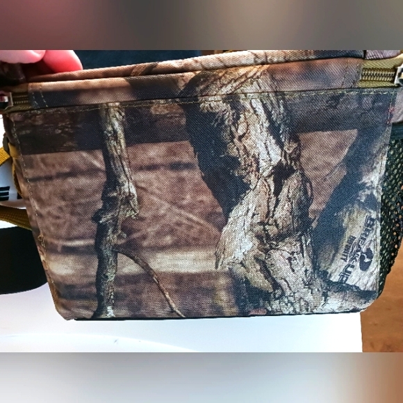 Case International Camo Insulated Cooler -Lunch Box+ Case Logo Hat - Picture 7 of 16